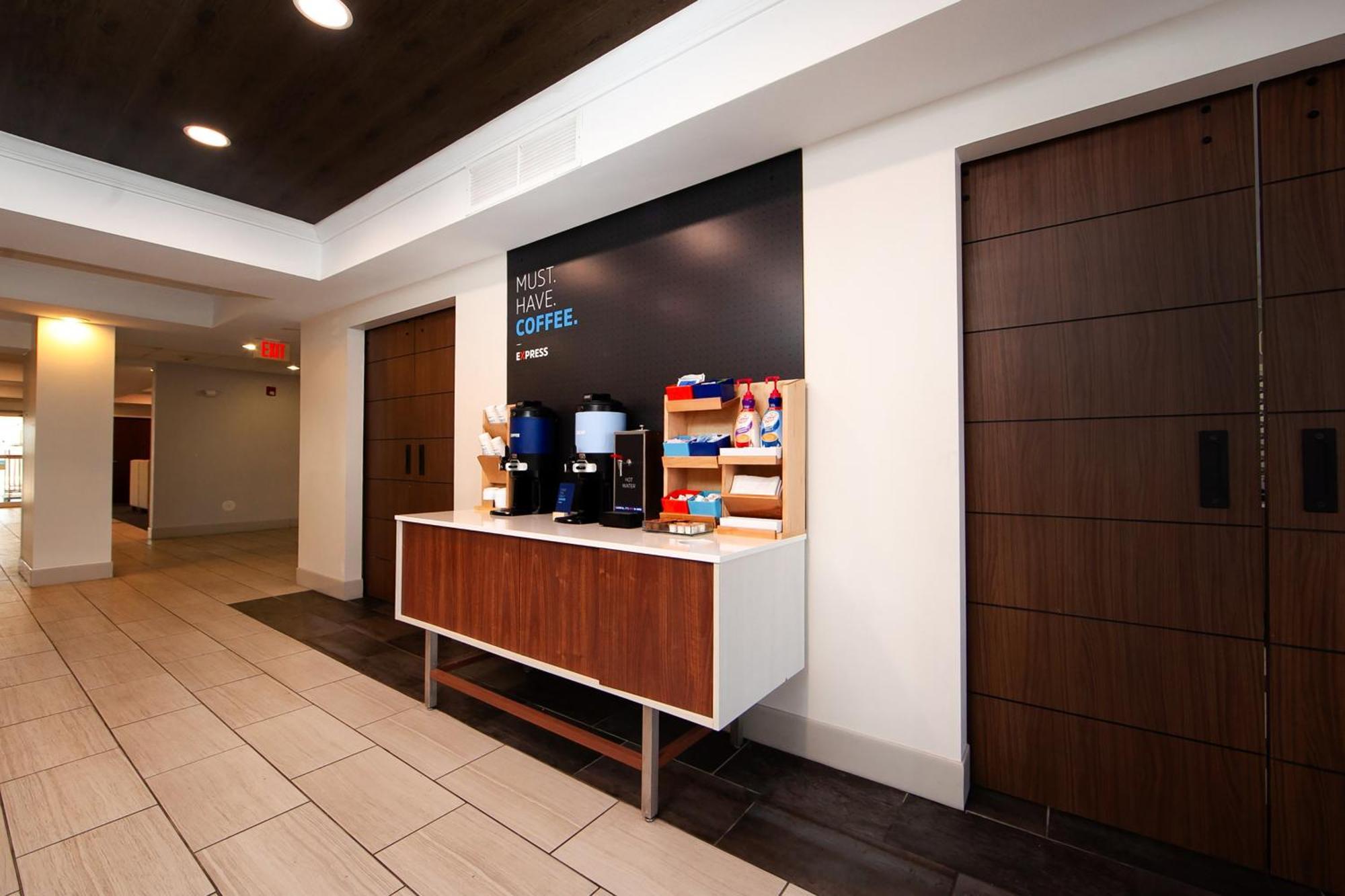 Holiday Inn Express Hotel & Suites Chicago South Lansing By Ihg Extérieur photo
