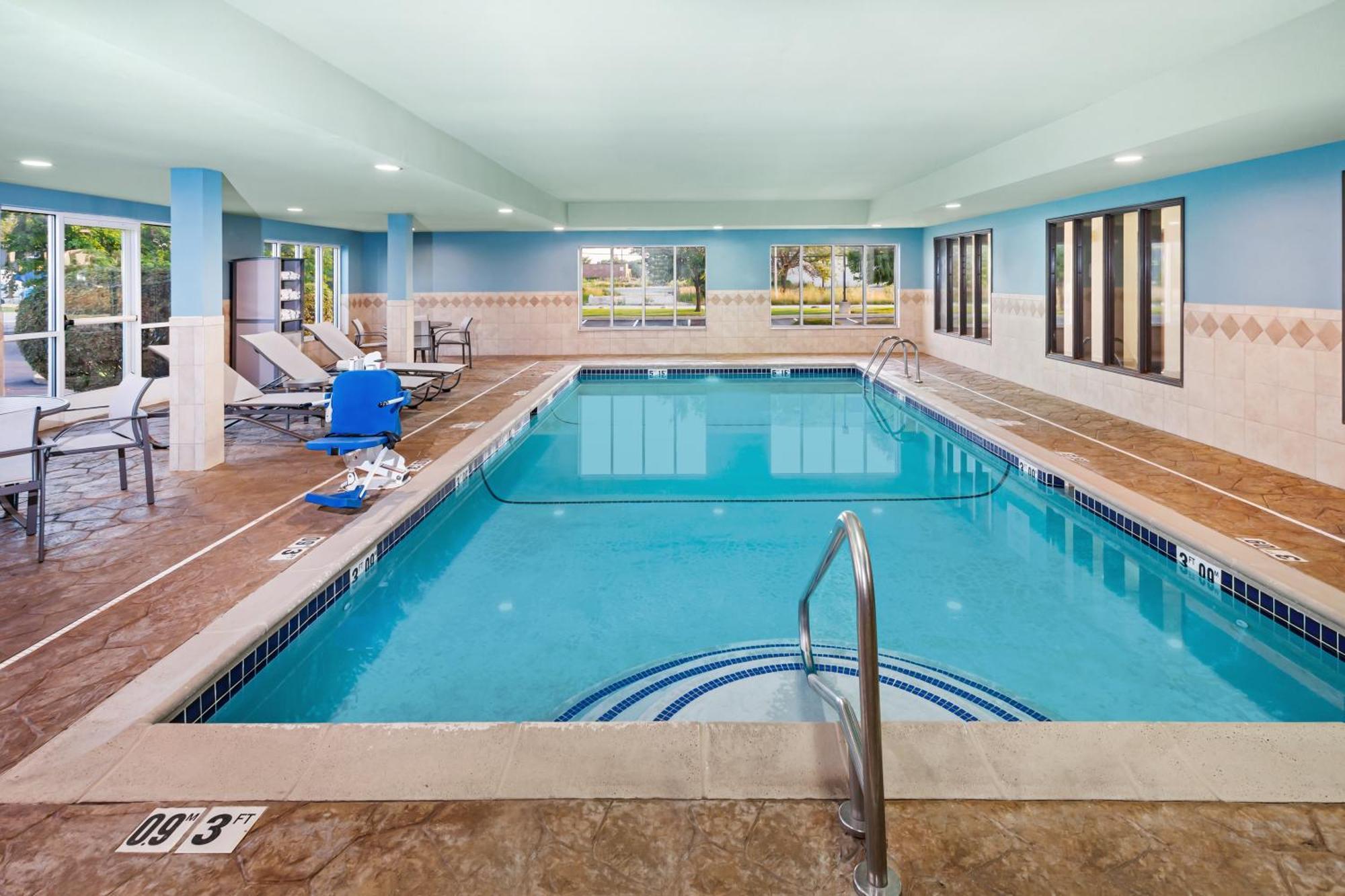 Holiday Inn Express Hotel & Suites Chicago South Lansing By Ihg Extérieur photo